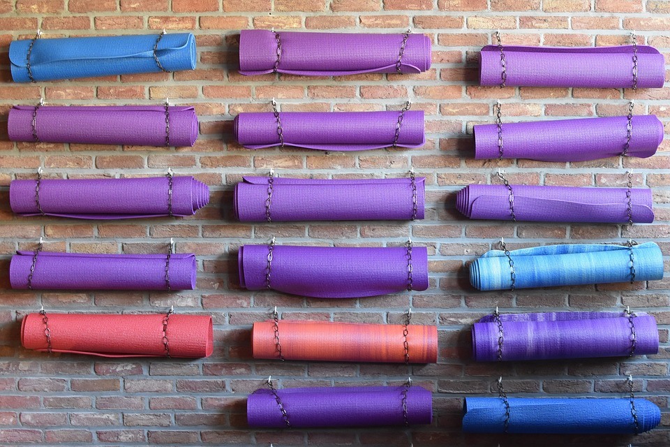 What Kind of Yoga Mat Should I Buy And How Important is it for Yoga?