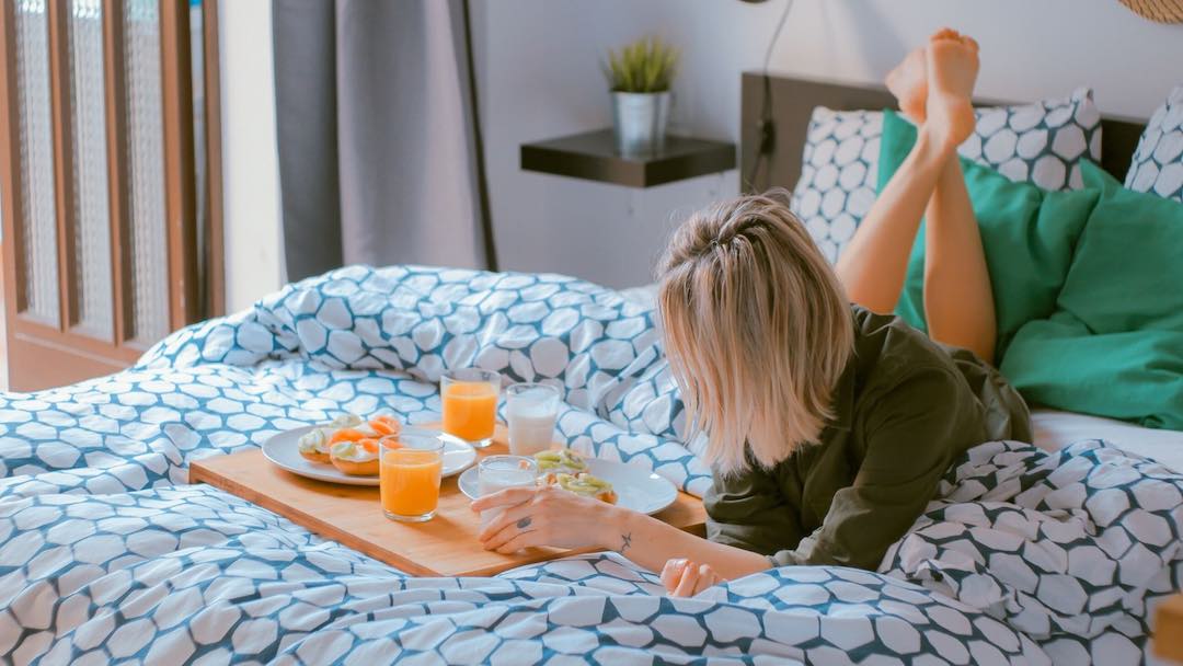 How to Sleep Better – 5 Tips for Creating a Better Sleep Environment